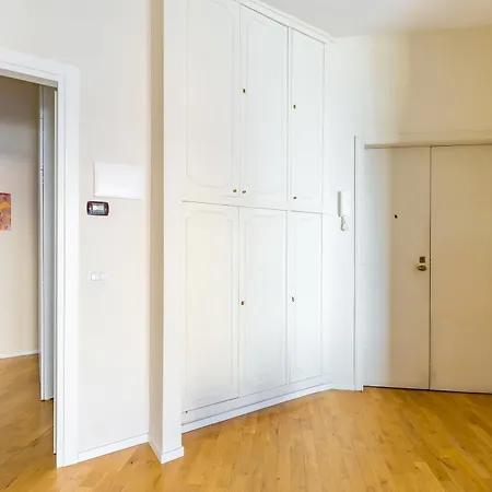 Chiaia Mon Elegant Flat By Napoliapartments